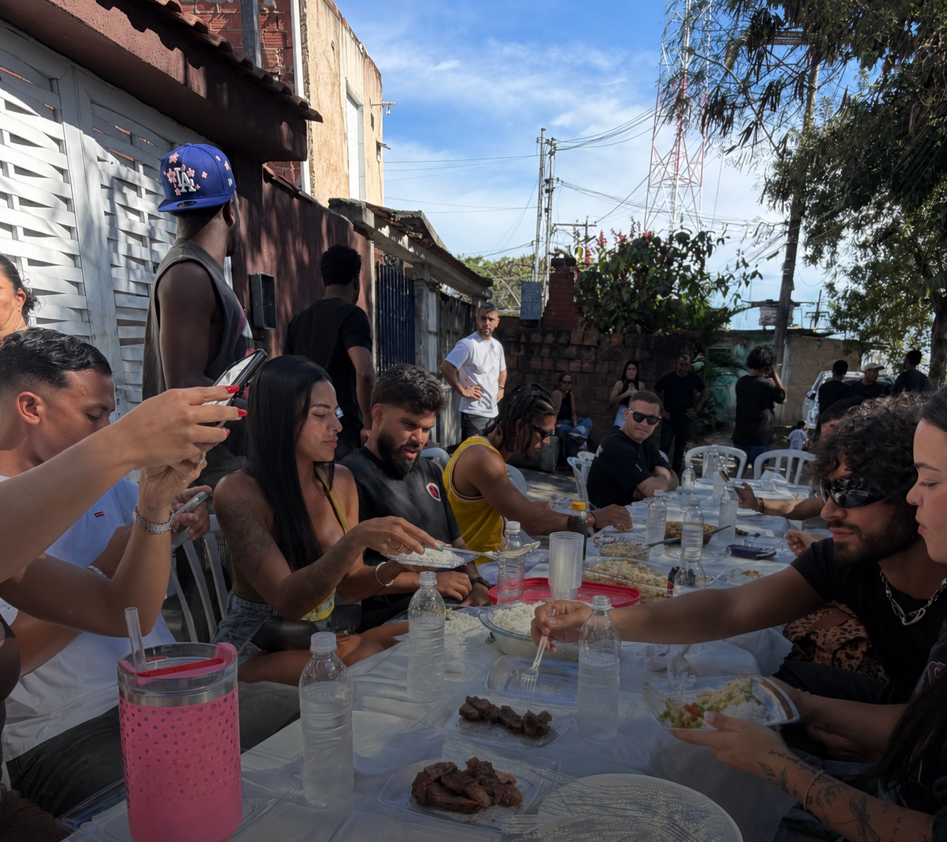Vini Jr. e Virginia reforçam reconciliação com churrasco em São Gonçalo e encantam fãs
