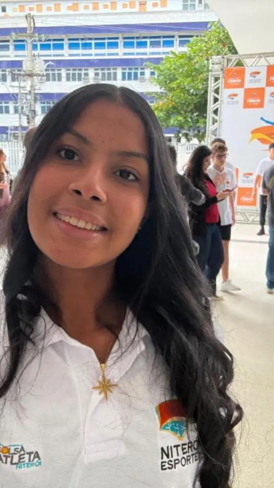 Promessa nas Águas: Como o Bolsa Atleta de Niterói Impulsiona a Jovem Multicampeã Lavinnia