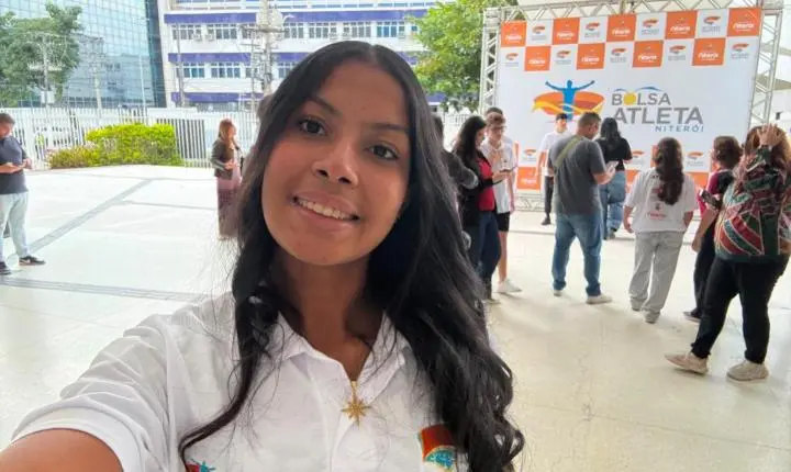 Promessa nas Águas: Como o Bolsa Atleta de Niterói Impulsiona a Jovem Multicampeã Lavinnia